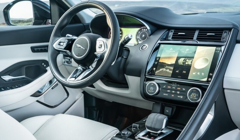 Jaguar E-PACE R-Dynamic Auto pieno