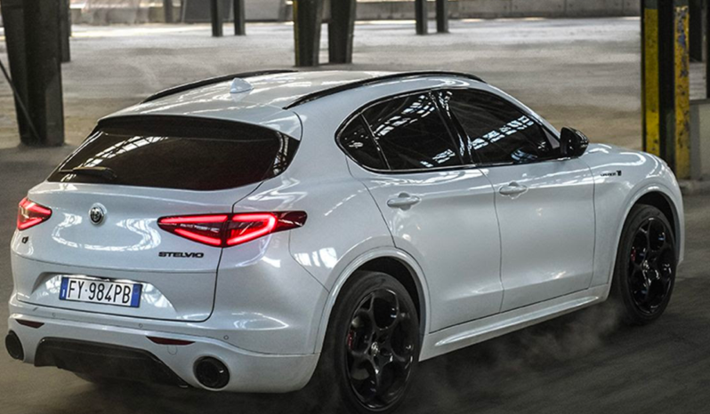 Alfa Romeo Stelvio Sprint AT8 pieno