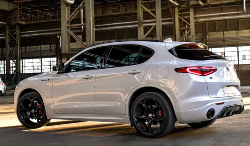 Alfa Romeo Stelvio Sprint AT8 pieno