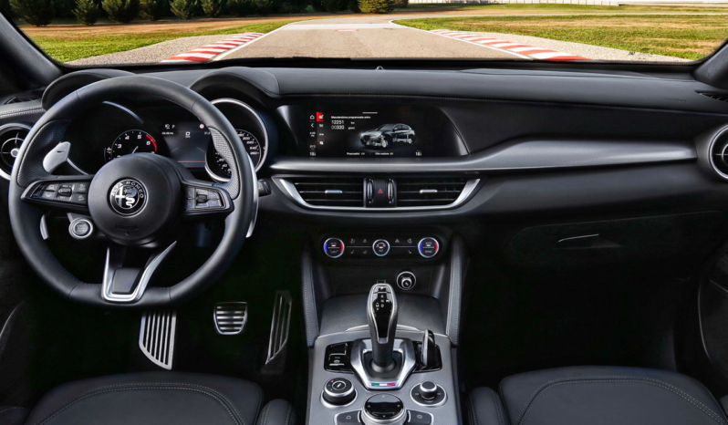 Alfa Romeo Stelvio Sprint AT8 pieno