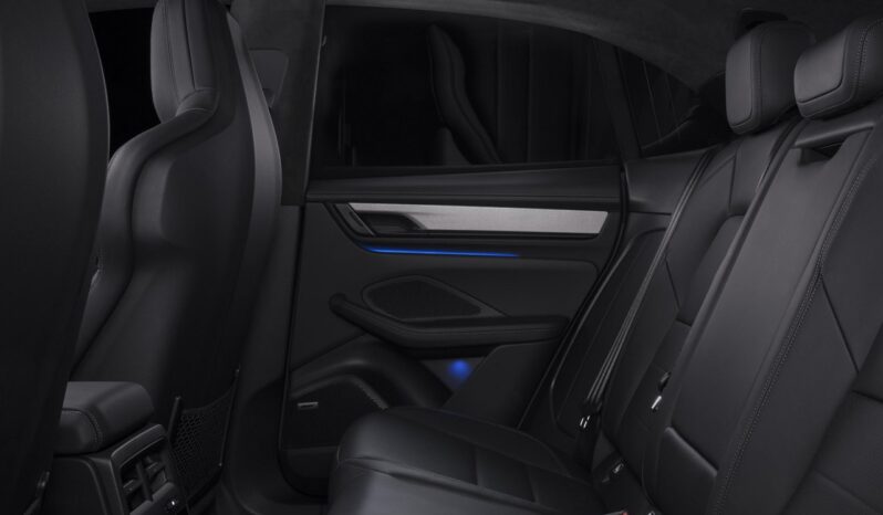 Porsche Macan Auto pieno