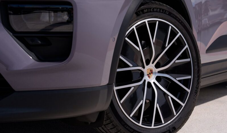 Porsche Macan Auto pieno