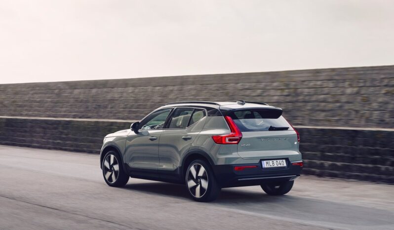 VOLVO XC40 pieno
