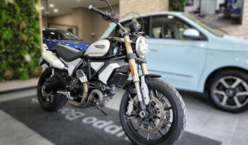 Ducati Scrambler 1100 Black pieno