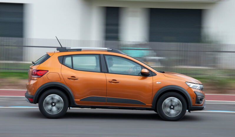 DACIA SANDERO STEPWAY ESSENTIAL TCE 100GPL pieno