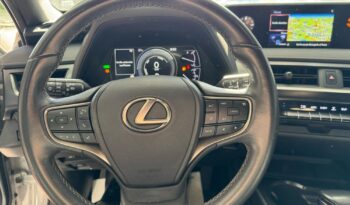 Lexus UX 250h 2.0 pieno