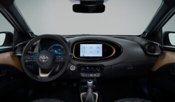TOYOTA AYGO X pieno