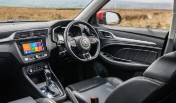 MG Zs Hybrid Luxury pieno