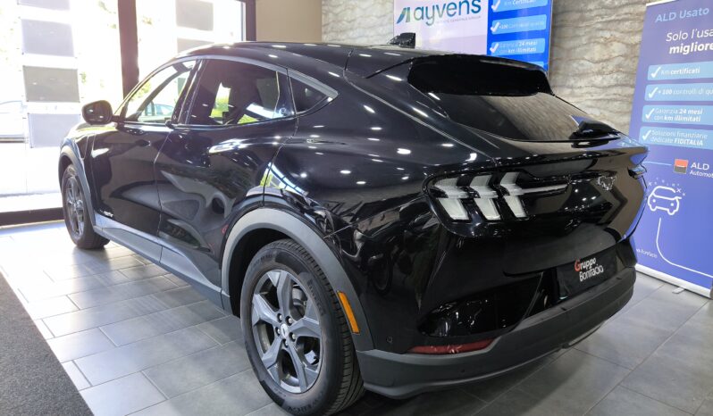 Ford Mustang Mach-E pieno