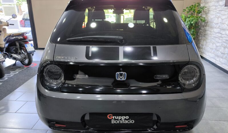 Honda e pieno