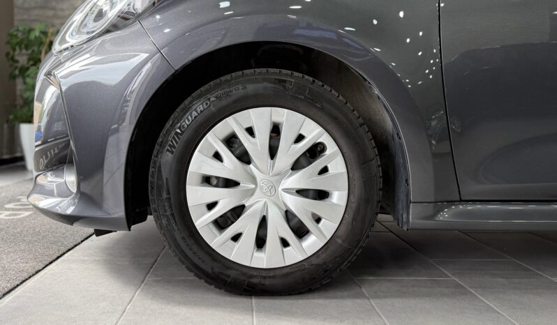 TOYOTA Yaris 1.5 Hybrid 5 porte Business pieno