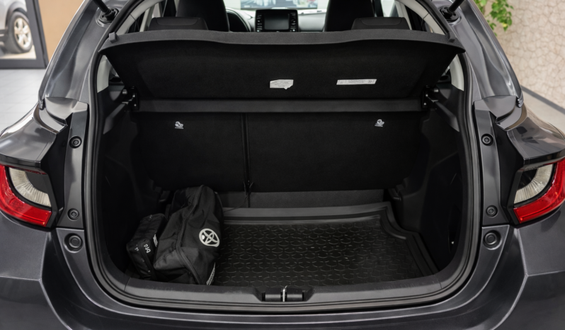 TOYOTA Yaris 1.5 Hybrid 5 porte Business pieno